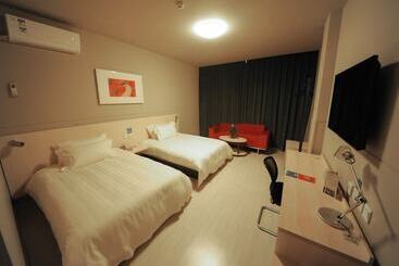 هتل Jinjiang Inn Wuhai Joy City