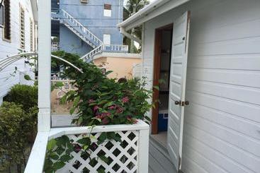 هتل Blue Wave Guest House