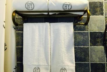 Leshan Haiyun International Youth Hostel
