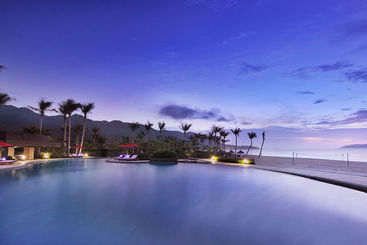 هتل Narada Resort & Spa Perfume Bay