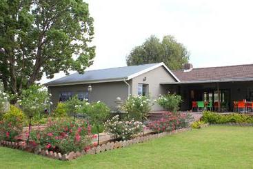 여관 The Itumeleng Guest House