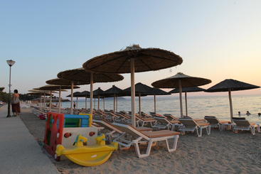 Meliton Inn Hotel & Suites By The Beach