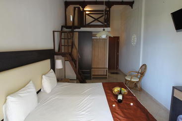 Meliton Inn Hotel & Suites By The Beach