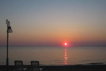 Meliton Inn Hotel & Suites By The Beach