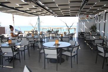 Meliton Inn Hotel & Suites By The Beach