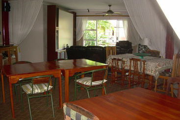 پانسیون Matoppi Guest House
