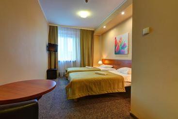 Pod Grotem Hotel Warsaw