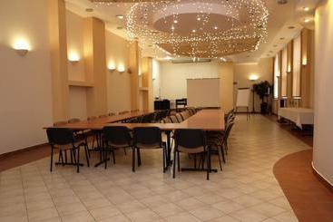 Pod Grotem Hotel Warsaw