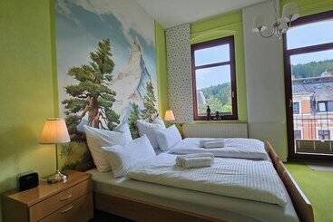 مبيت وإفطار Pension Weiße Rose, Parkplatz, Frühstück, Wlan, Zentral