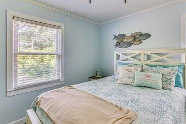 コテージ Ocean Isle Beach Home W/ Grill: 1 Mi To Beach!