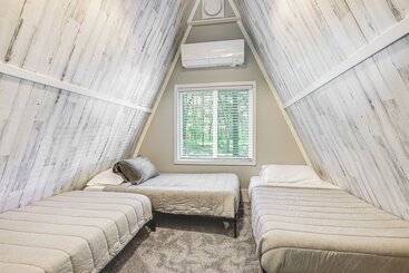 بيت ريفى Pet Friendly Oxford A Frame Cabin W/ Fire Pit!