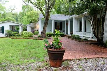 住宿加早餐  Collina Plantation Inn