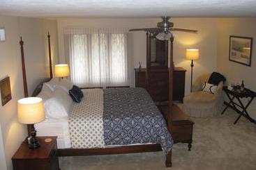 Lancaster Ridge Bed & Breakfast