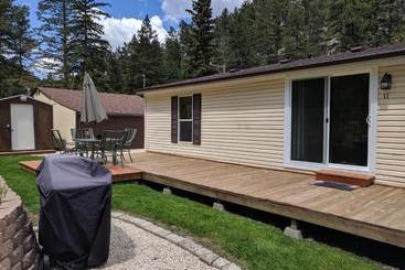 Trails End Cabins & Motel