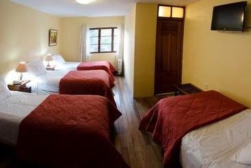 هتل Centro Vacacional Huaychulo