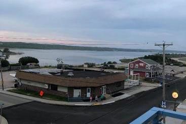 مُتل Misquamicut Beach Front Inn