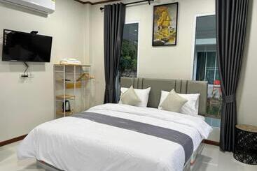 Black And Yellow Hostel