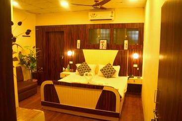تختخواب و صبحانه Dhingra Residency