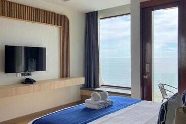 هتل เดอะซีน คาบาน่า บีช รีสอร์ท ขนอม The Scene Cabana Beach Resort Khanom