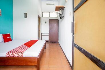 בית מלון כפרי Oyo 94172 Mata Air Guest House Madiun