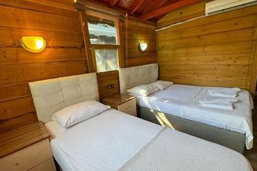 مبيت وإفطار Gaia Bungalow