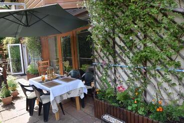 住宿加早餐  Local Accommodation For Motocycle Off Road Centres