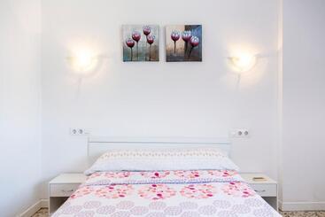 پانسیون Hostal Moya