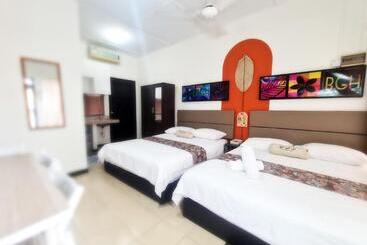 Общежитие Family Studio With Pool In Bangi