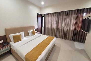 בית מלון כפרי Raajpath, Vadodara
