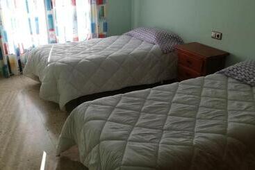 تختخواب و صبحانه La Roda Rooms