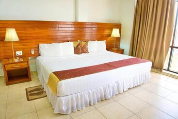 هتل Tropical Keys