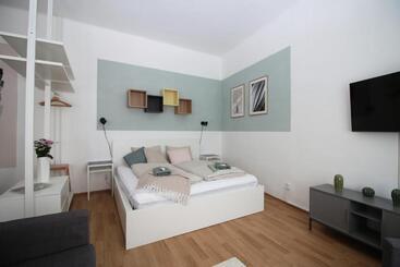 هاستل 7 Nights Apartments Dominikánské N