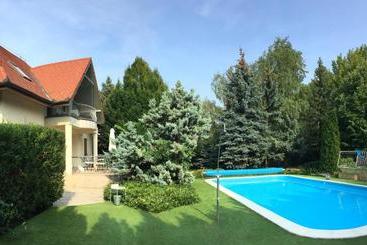 هتل Villa Oliva Boutique Rooms & Spa Zamárdi