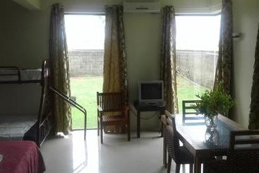 تختخواب و صبحانه Island Accommodation Nadi
