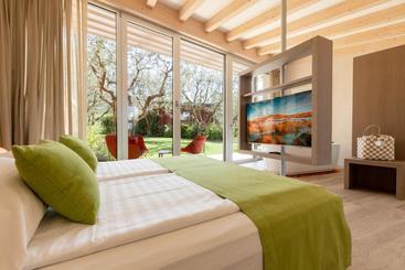 تختخواب و صبحانه San Colombano Suites