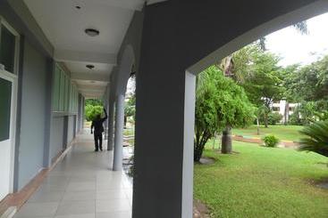 هتل Lamada Apartments