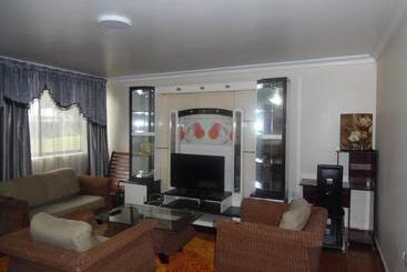 هتل Lamada Apartments