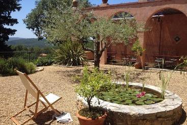تختخواب و صبحانه Bastide Du Pin