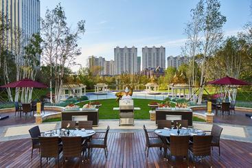 هتل Wanda Realm Resort Harbin Songbei