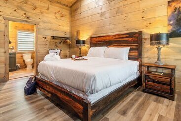 Сельский дом Rambling Ridge Lodge Endless Amenities & Fun Indoor Pool & Hot Tub, A+ Arcade Game Room
