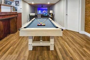 コテージ Pond Place By Avantstay Game Room, Deck, Fire Pit