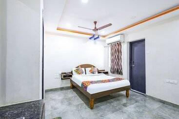 בית מלון כפרי Fabexpress Sri Lakshmi Residency