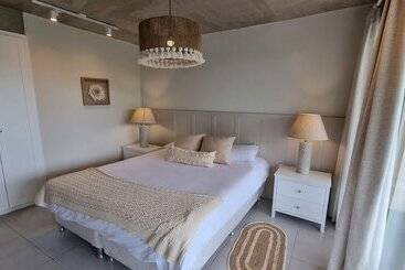 هتل آپارتمان Lasuiza Suites