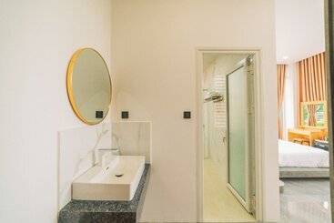 Hotel Quy Tai Premium