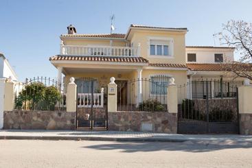 Bed and Breakfast La Rosaleda De Orgaz