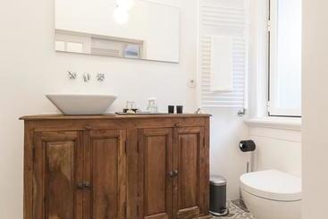 تختخواب و صبحانه Lisbon Inn Lapa