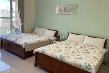 تختخواب و صبحانه Feng Su