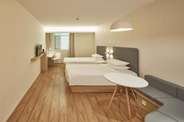 Hanting Hotel Chizhou Tonghui Plaza