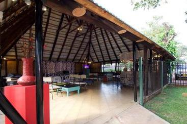 تختخواب و صبحانه Flatdog Lodge