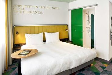 هتل Park Inn By Radisson Hasselt